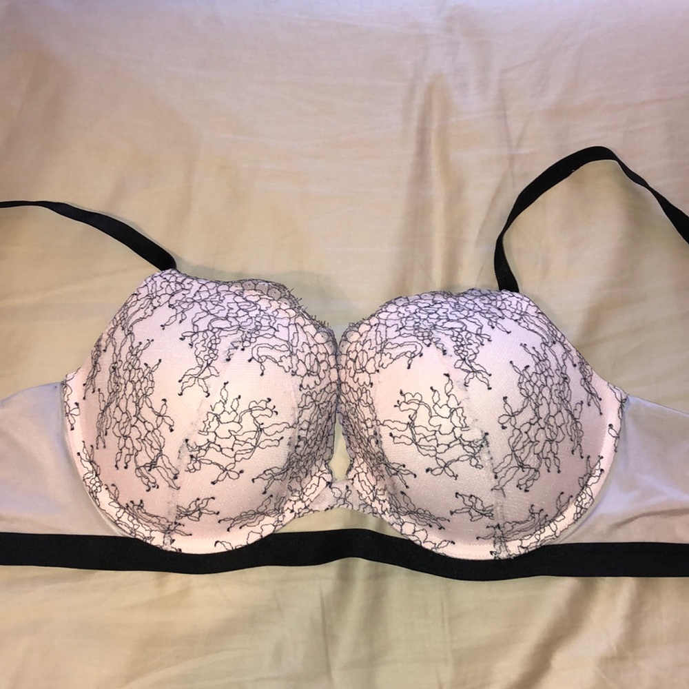 Sexy Victoria’s Secret push-up bra 💞